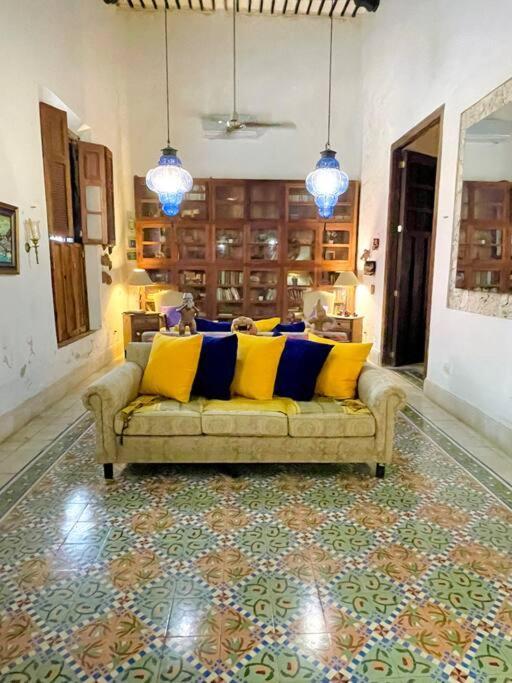 House Dzalbay Santa Lucia With Hot Tub Villa Merida Bagian luar foto