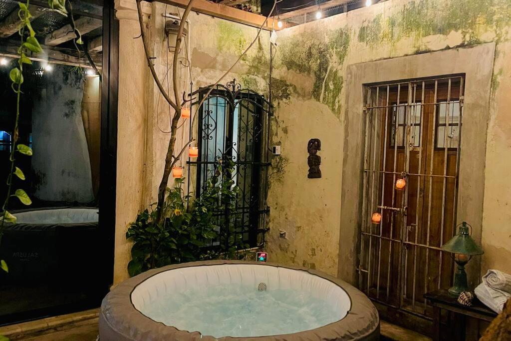 House Dzalbay Santa Lucia With Hot Tub Villa Merida Bagian luar foto