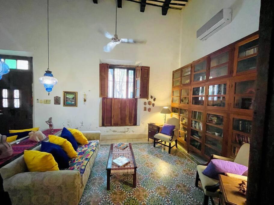 House Dzalbay Santa Lucia With Hot Tub Villa Merida Bagian luar foto